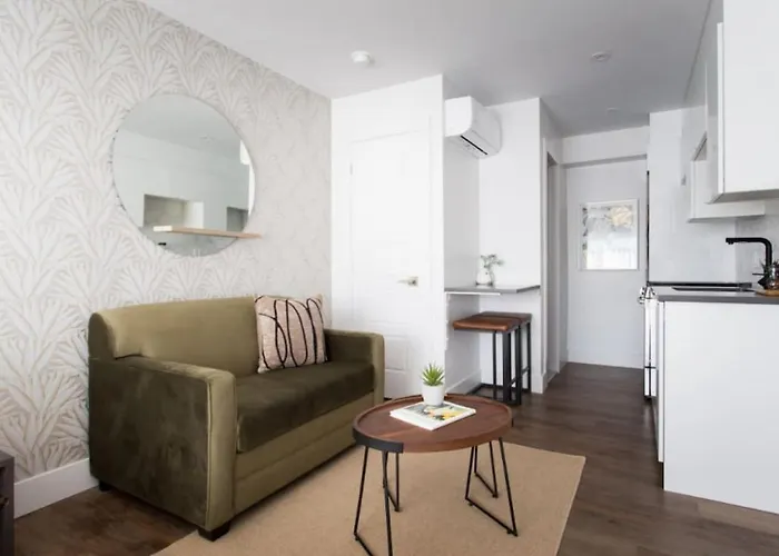 6768 - 202 Amazing Mini Studio With Full Kitchen By Denstays